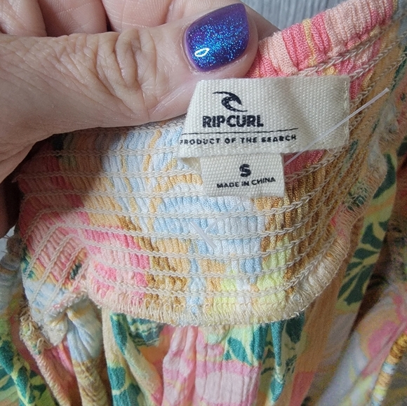 NWT RIP Curl Floral Off The Shoulder  Women's Top - Pink, Yellow, Green 100 Visc - Picture 2 of 6